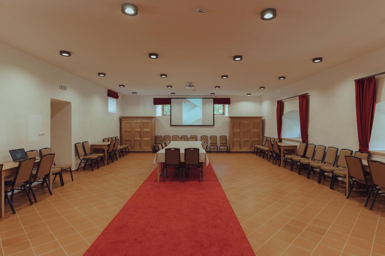Brigaderos Hotel Brigadir Borsi 外观 照片