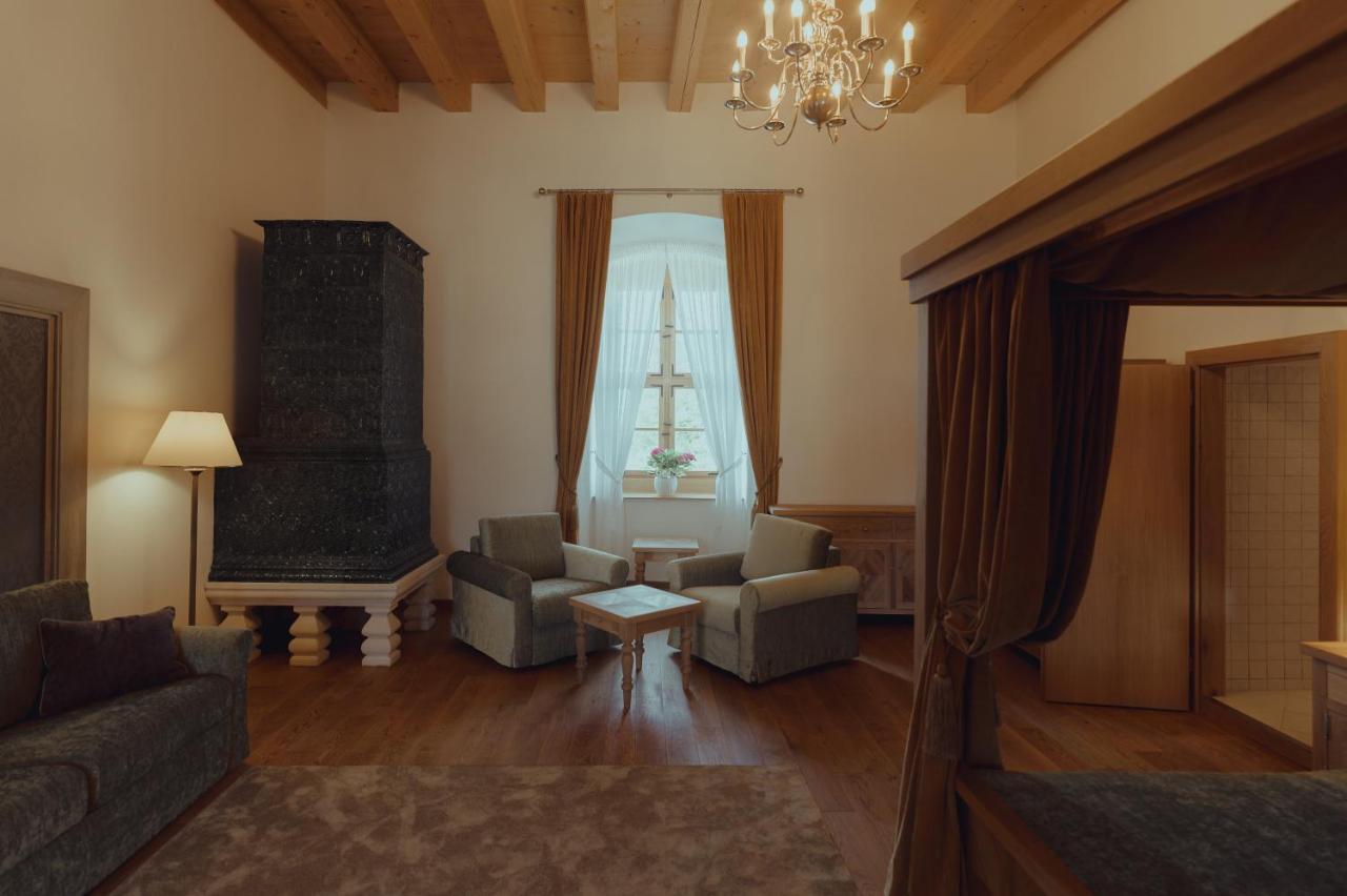 Brigaderos Hotel Brigadir Borsi 外观 照片