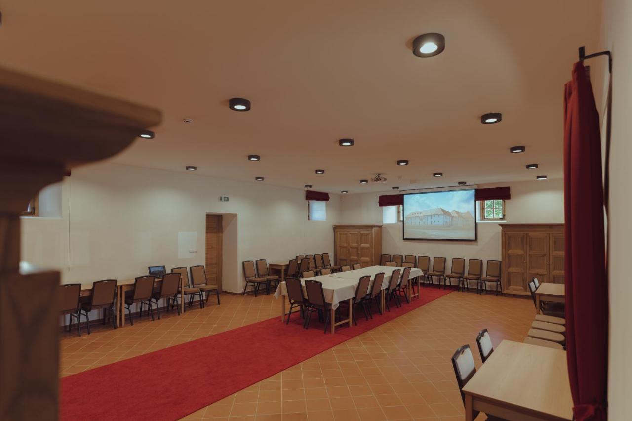 Brigaderos Hotel Brigadir Borsi 外观 照片