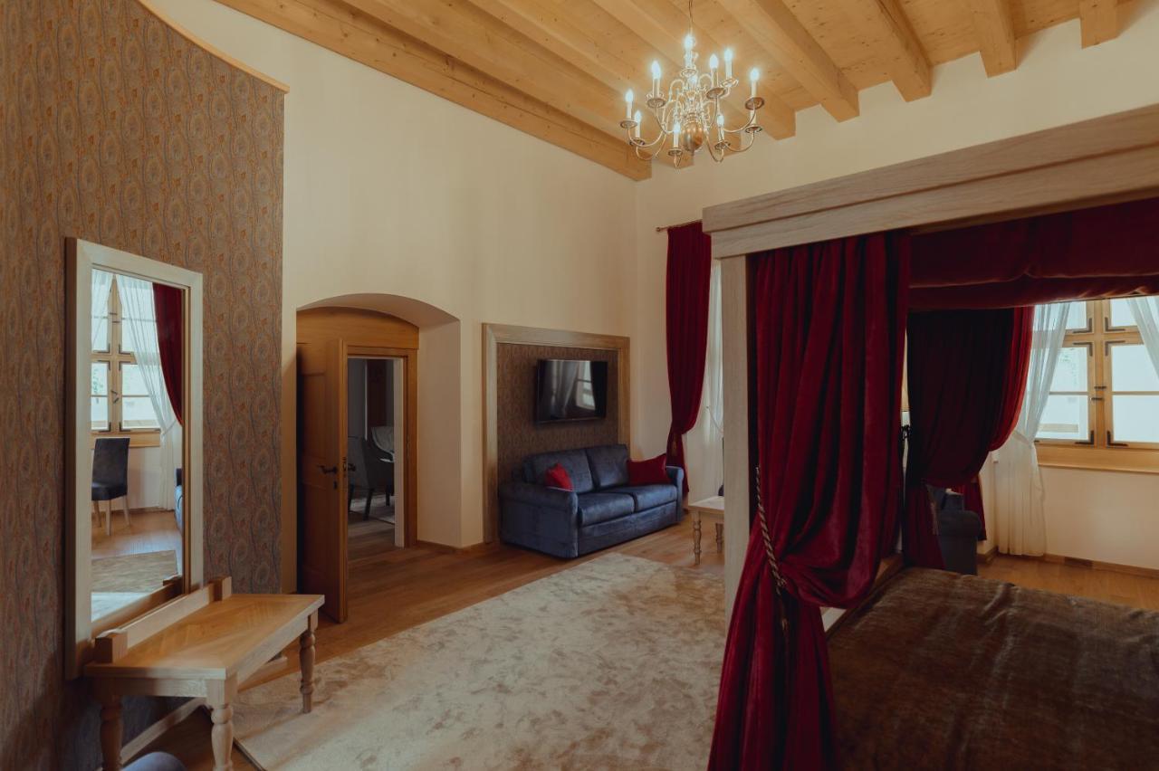 Brigaderos Hotel Brigadir Borsi 外观 照片