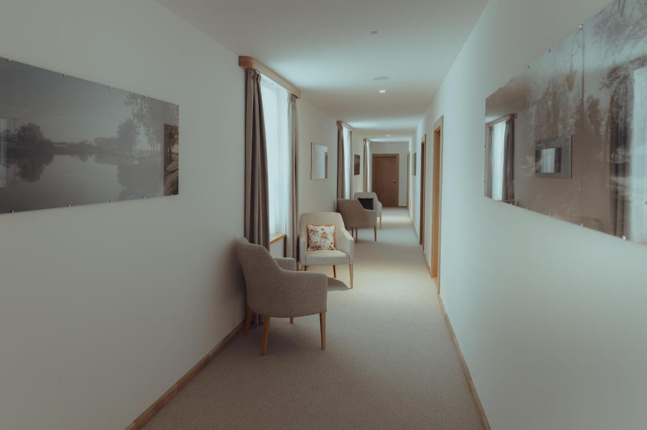 Brigaderos Hotel Brigadir Borsi 外观 照片