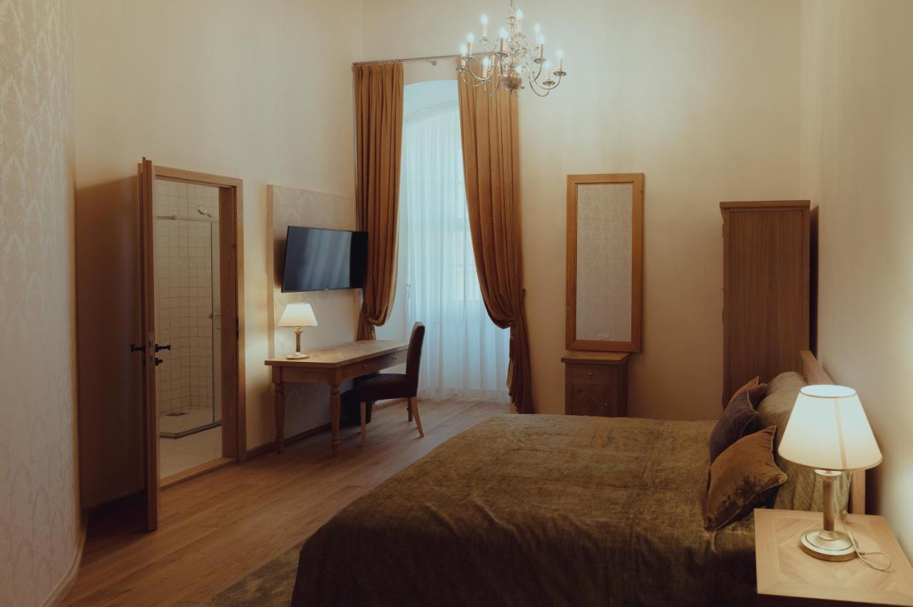 Brigaderos Hotel Brigadir Borsi 外观 照片