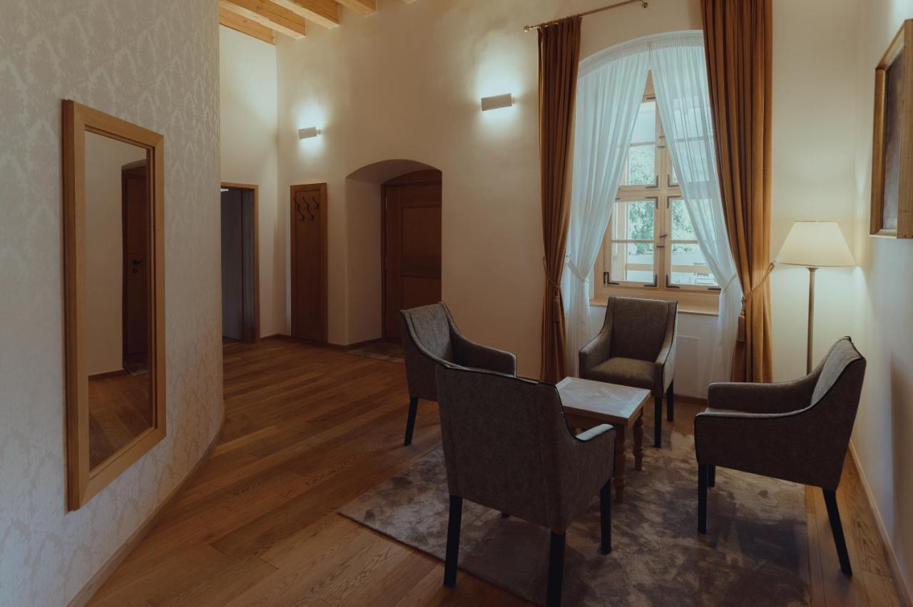 Brigaderos Hotel Brigadir Borsi 外观 照片