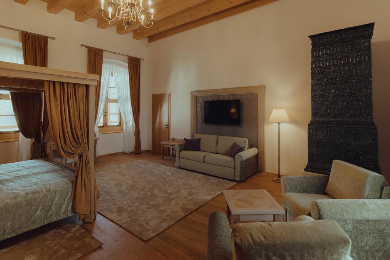Brigaderos Hotel Brigadir Borsi 外观 照片
